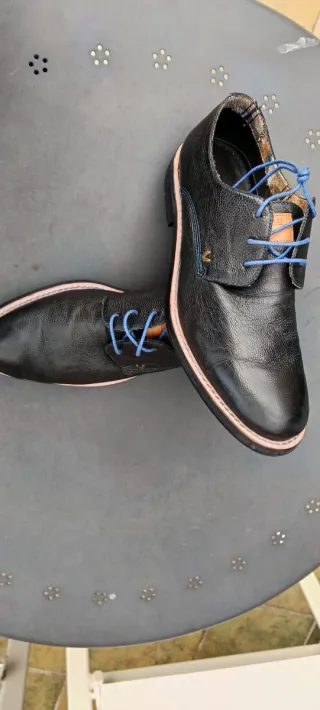 Zapatos Martinelli Negros Cordones Azules