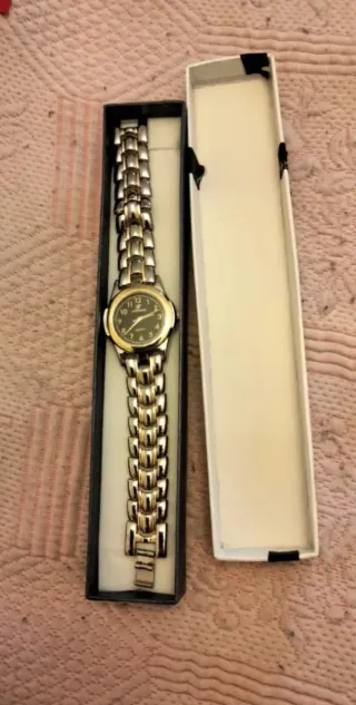 Reloj Stevensson bicolor sin estrenar.