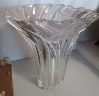 Elegante vaso in vetro trasparente