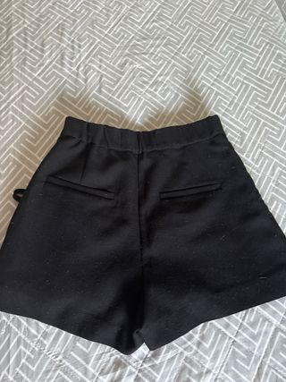 Falda pantalón negra con cordones