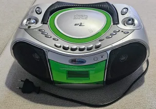 Radio CD Roadstar MP3 Plata y Verde