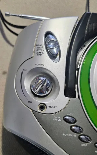 Radio CD Roadstar MP3 Plata y Verde