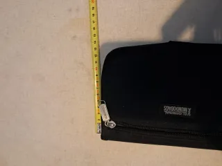 Riñonera fina negra Mundobags