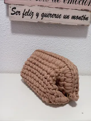 Bolsos Clutch, de flecos,terciopelo,seda,raso.....