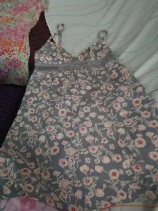 Lencería floral gris y rosa