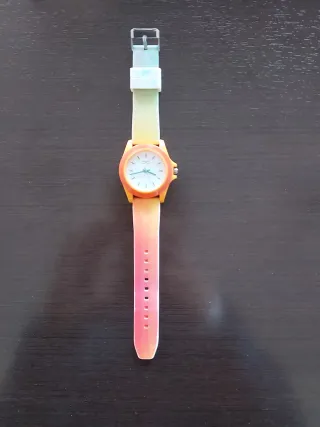 Reloj de pulsera degradado naranja y amarillo