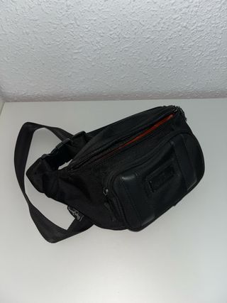 Riñonera Negra en muy buen estado