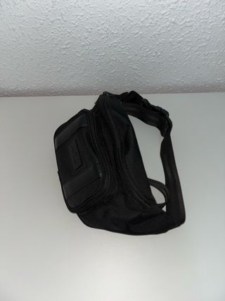 Riñonera Negra en muy buen estado