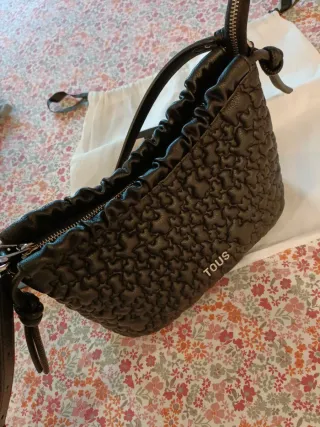 Bolso Tous negro acolchado