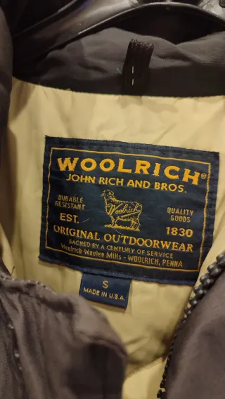 Parka Woolrich nera con cappuccio taglia S