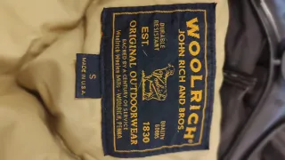 Parka Woolrich nera con cappuccio taglia S