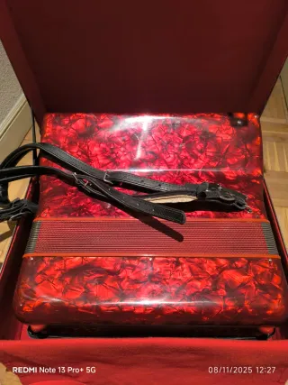 Acordeón Paolo Soprani 80 bajos 7+2 registros