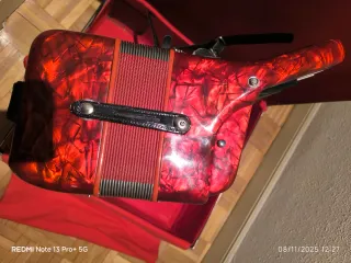 Acordeón Paolo Soprani 80 bajos 7+2 registros