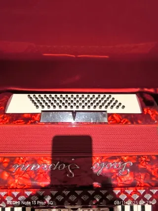 Acordeón Paolo Soprani 80 bajos 7+2 registros