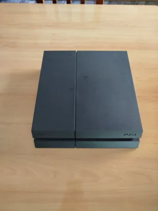 PS4 Consola + 2 Mandos + 3 Juegos