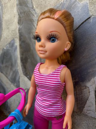 Nancy Niñera con Cochecito y Bebé