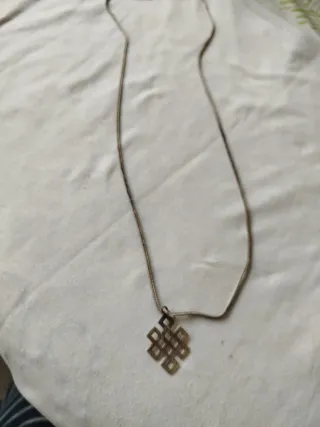 Colgante Nudo Infinito Plata de Ley