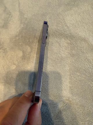 iPhone 14 Pro Max viola