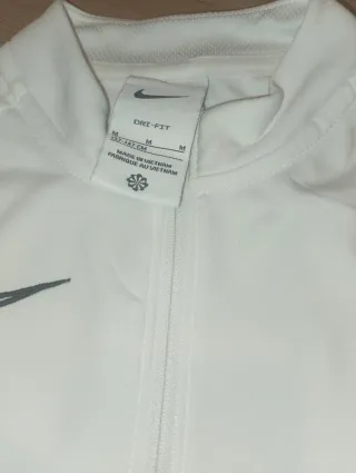 Parte de arriba chándal Nike blanco y gris