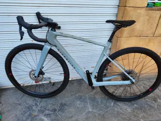 Bicicleta Gravel Riverside GCR