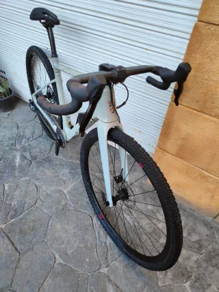 Bicicleta Gravel Riverside GCR