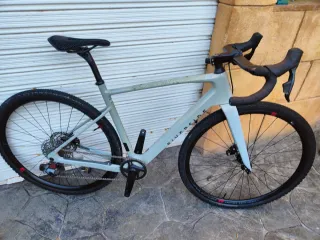 Bicicleta Gravel Riverside GCR