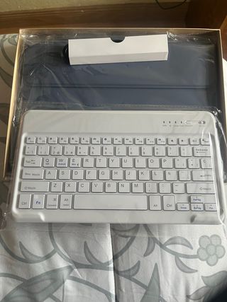 Funda y Teclado Bluetooth Blanco y Azul Marino