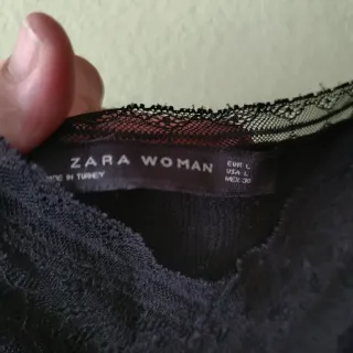 Camiseta lencera Zara negra