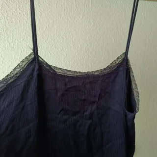 Camiseta lencera Zara negra