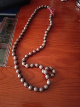 Collar 68 cuentas lazo rosa