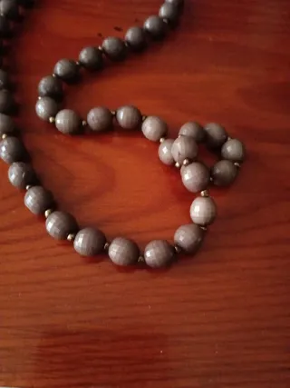 Collar 68 cuentas lazo rosa