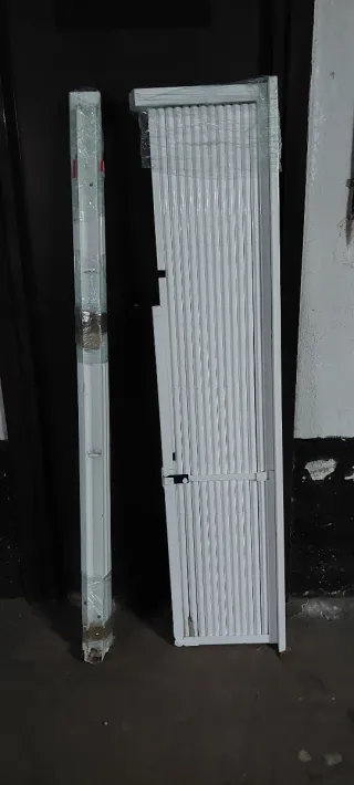 Verja de seguridad extensible blanca