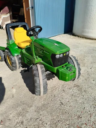 Tractor de Pedales Verde con Remolque