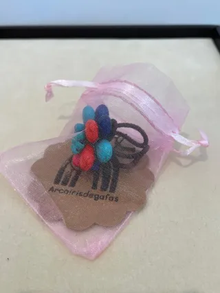 Anillo ajustable flor piedras preciosas