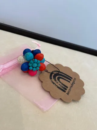 Anillo ajustable flor piedras preciosas