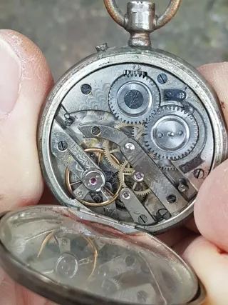 Reloj da tasca manuale da riparare silver