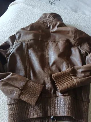 Cazadora de cuero Massimo Dutti marrón