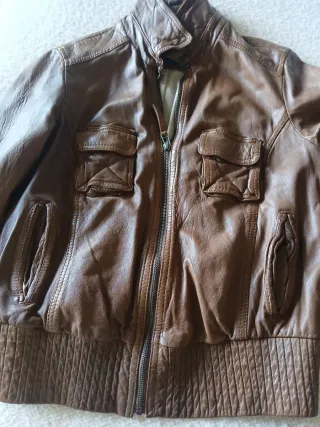 Cazadora de cuero Massimo Dutti marrón