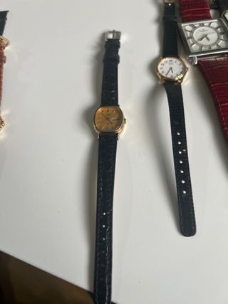 Reloj Seiko Quartz Dorado y Negro