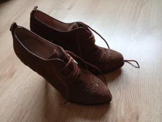 Botín cordones tacón Pura Lopez marrón ante