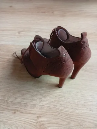 Botín cordones tacón Pura Lopez marrón ante