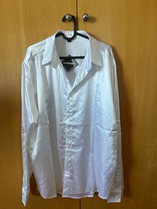 Camisa blanca hombre