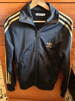 Chaqueta Adidas Negra y Dorada