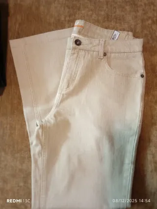 Pantalón vaquero mujer beige