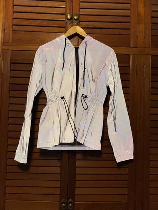 Cortavientos reflectante plateado talla S