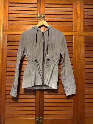 Cortavientos reflectante plateado talla S