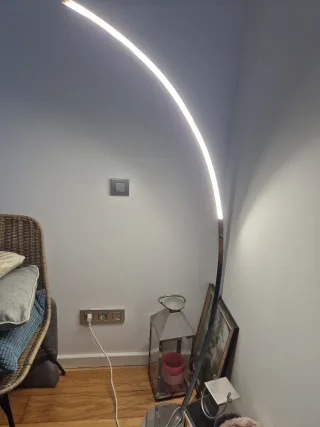 Lámpara de pie LED curva 3 niveles de luz