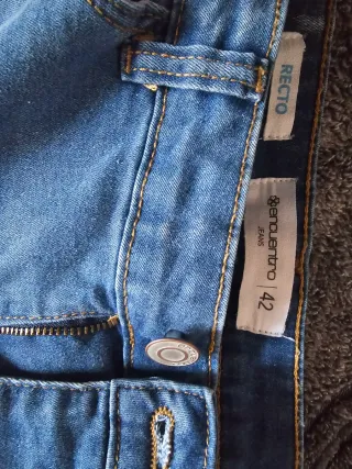 Pantalón vaquero ancho con pedrería