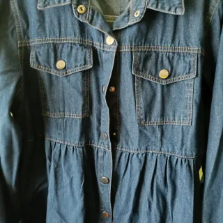 Vestido vaquero con volantes