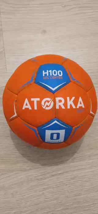 Pelota Atorka H100 Talla 0 30% más ligera